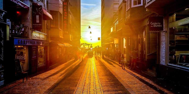 可见光通信技术：如何通过LED照明系统集成实现高速网络服务与智能运维