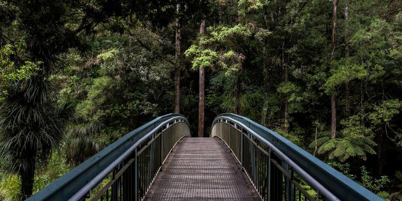 通信工程4.5时代:网络运维与智能通信解决方案的融合创新