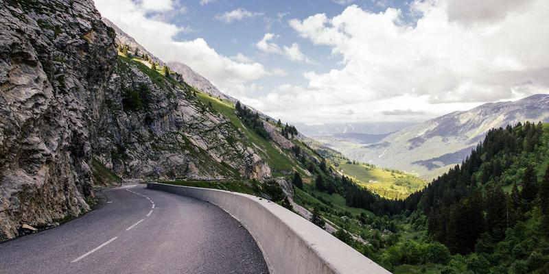 通信芯片设计革命：先进工艺与低功耗技术如何重塑网络服务与运维